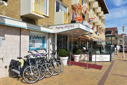 Hotel entrance - Hotel Noordzee